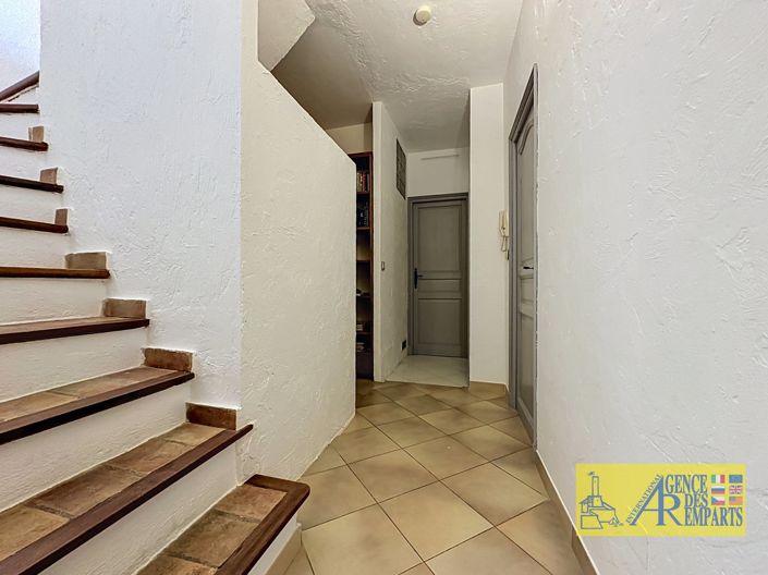 Image No.17-3 Bed House for sale