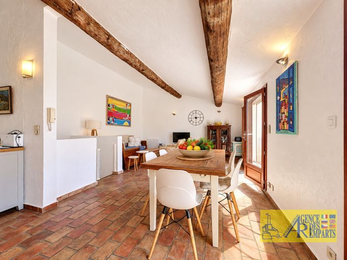Image No.2-3 Bed House for sale