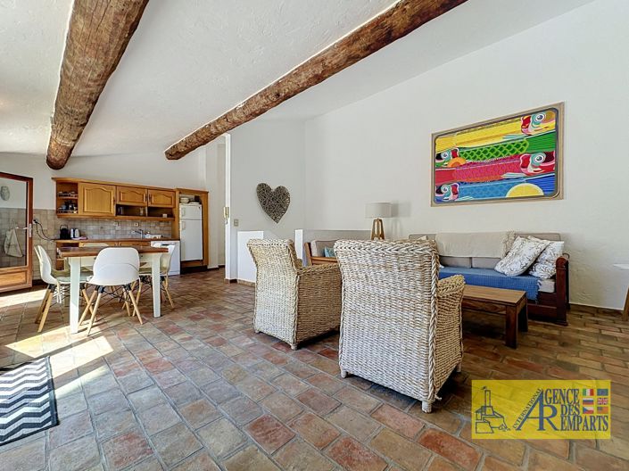 Image No.20-3 Bed House for sale