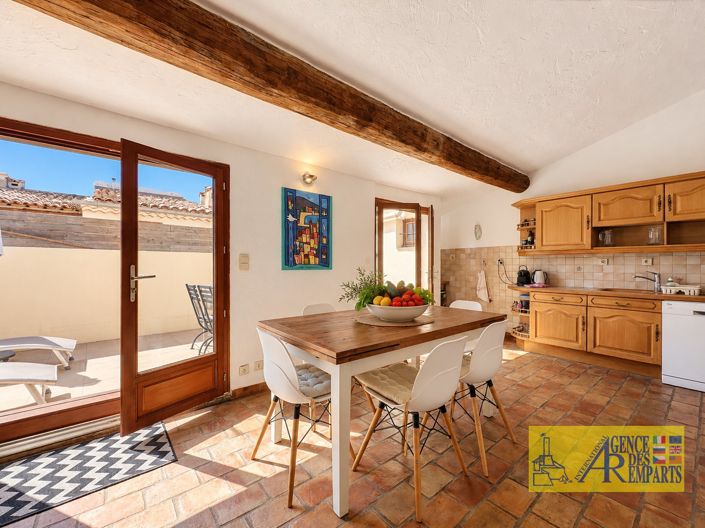 Image No.3-3 Bed House for sale