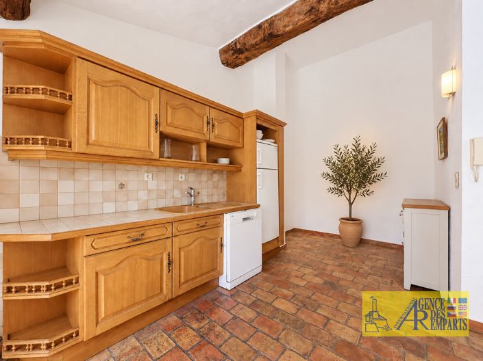 Image No.8-3 Bed House for sale