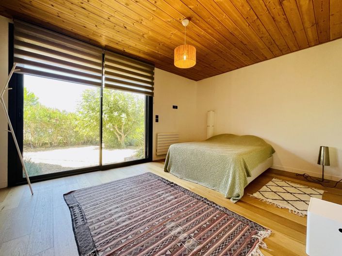 Image No.10-3 Bed House for sale