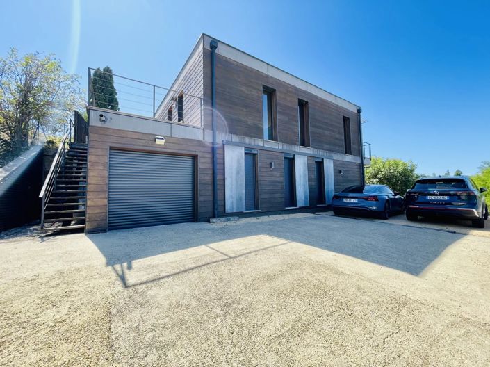 Image No.2-3 Bed House for sale
