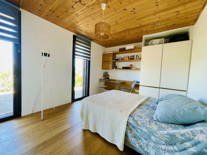 Image No.8-3 Bed House for sale