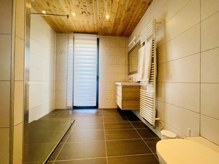 Image No.9-3 Bed House for sale