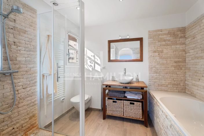 Image No.7-6 Bed House for sale