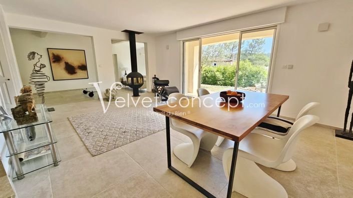 Image No.12-4 Bed House for sale