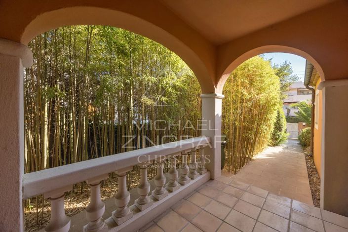 Image No.16-5 Bed House for sale