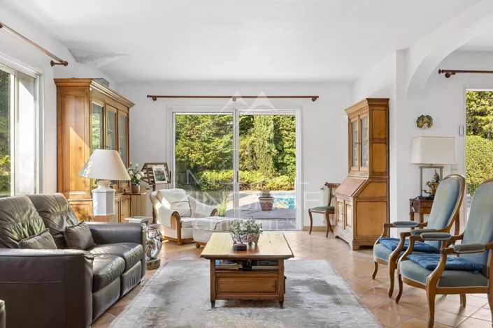 Image No.4-5 Bed House for sale