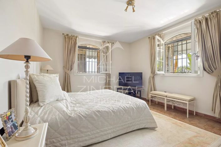 Image No.11-5 Bed House for sale