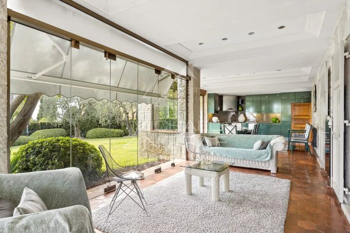 Image No.5-5 Bed House for sale