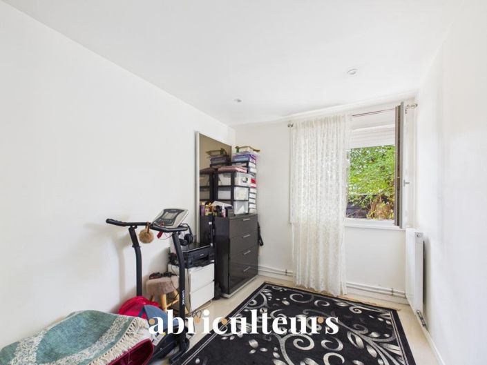 Image No.12-5 Bed House for sale
