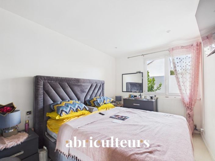 Image No.16-5 Bed House for sale