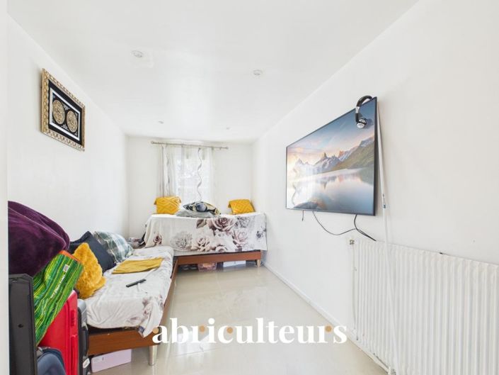Image No.19-5 Bed House for sale