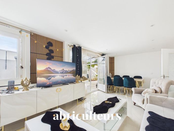 Image No.2-5 Bed House for sale