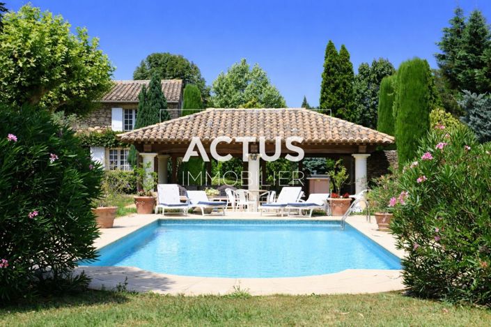 Image No.4-Propriété de 7 chambres à vendre à Sénas