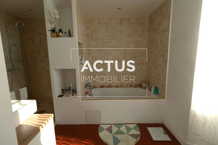 Image No.11-3 Bed House for sale