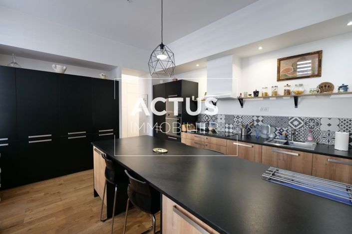 Image No.6-3 Bed House for sale