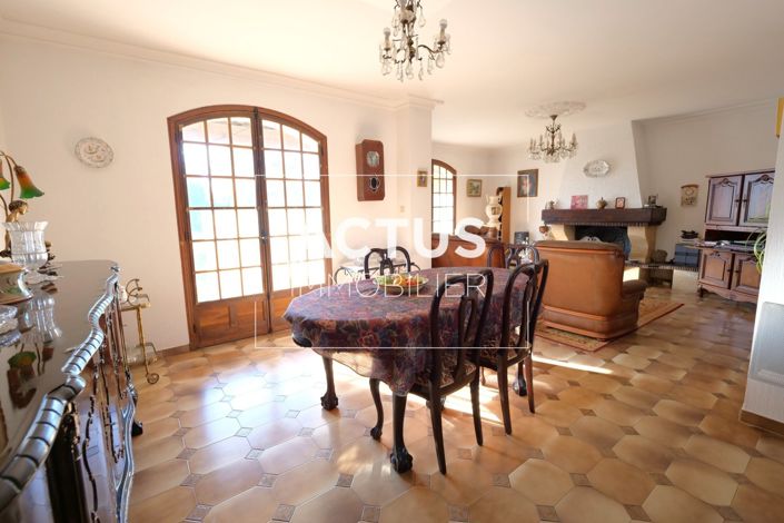 Image No.3-4 Bed House for sale