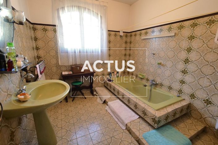 Image No.5-4 Bed House for sale