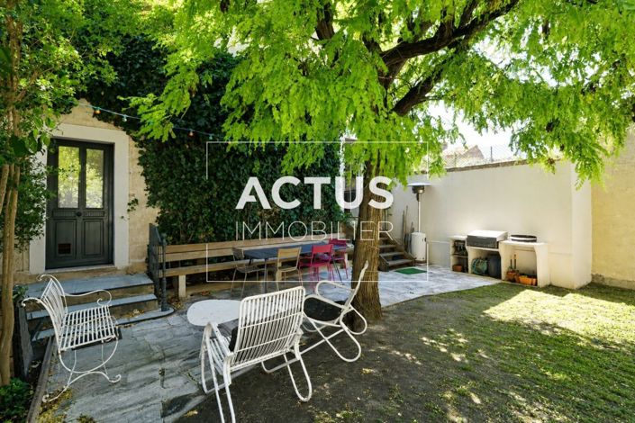 Image No.8-5 Bed Property for sale