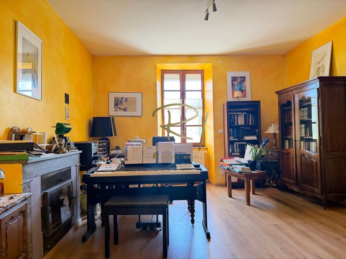 Image No.12-4 Bed House for sale