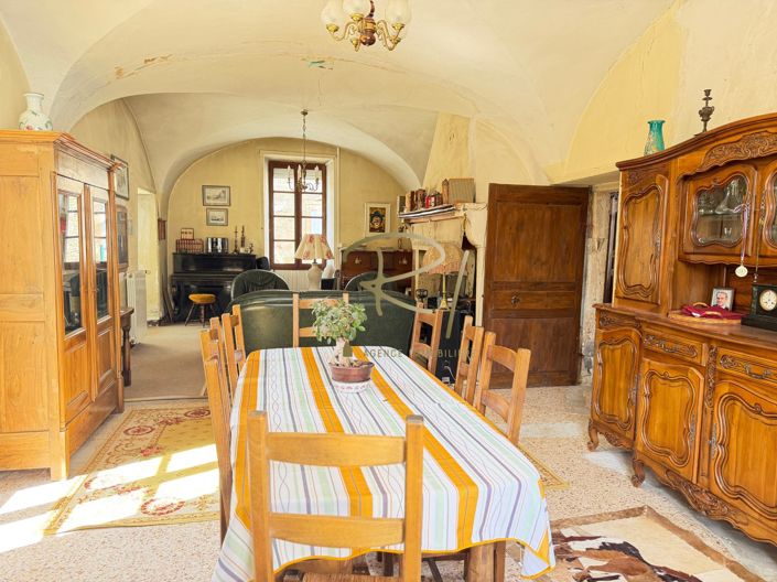 Image No.6-4 Bed House for sale