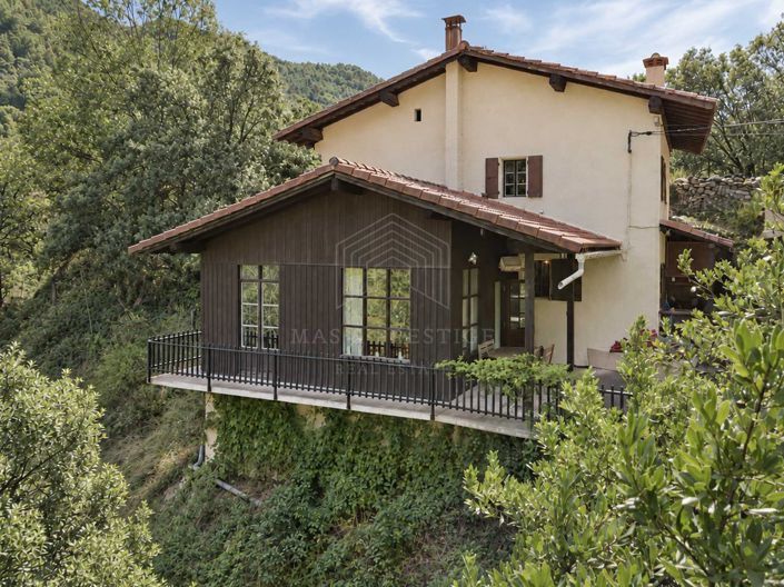 Image No.17-6 Bed House for sale