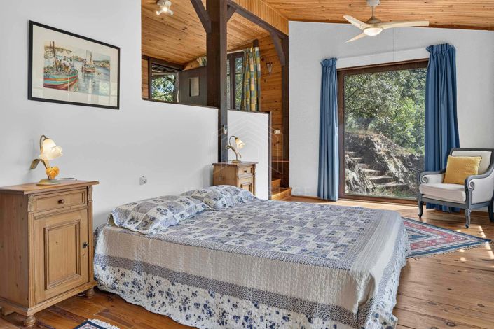 Image No.24-6 Bed House for sale