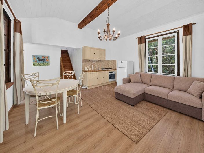 Image No.28-6 Bed House for sale