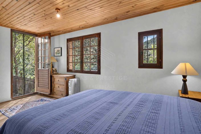 Image No.6-6 Bed House for sale