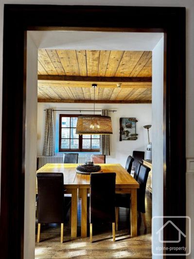 Image No.24-12 Bed Property for sale