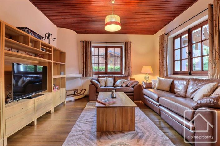 Image No.7-12 Bed Property for sale