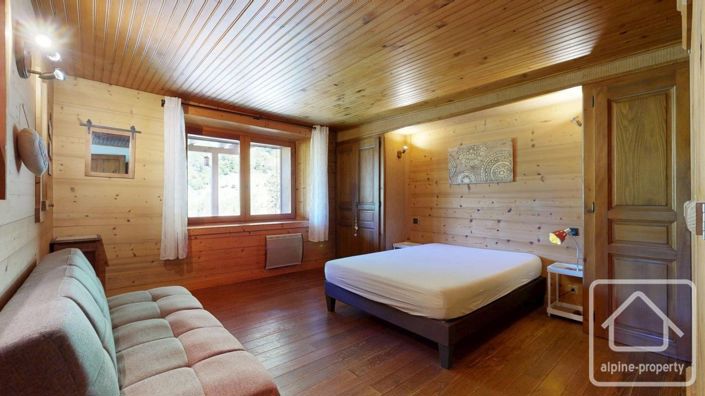 Image No.23-3 Bed Property for sale