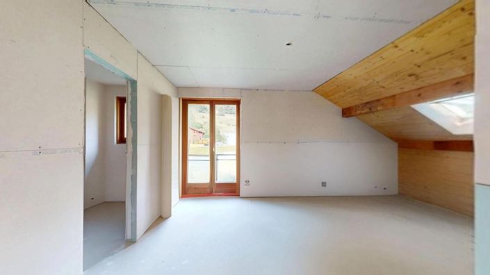 Image No.19-5 Bed Property for sale