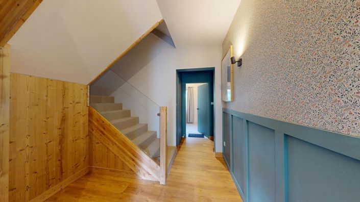 Image No.24-5 Bed Property for sale
