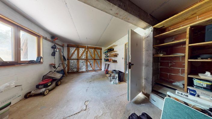 Image No.27-5 Bed Property for sale