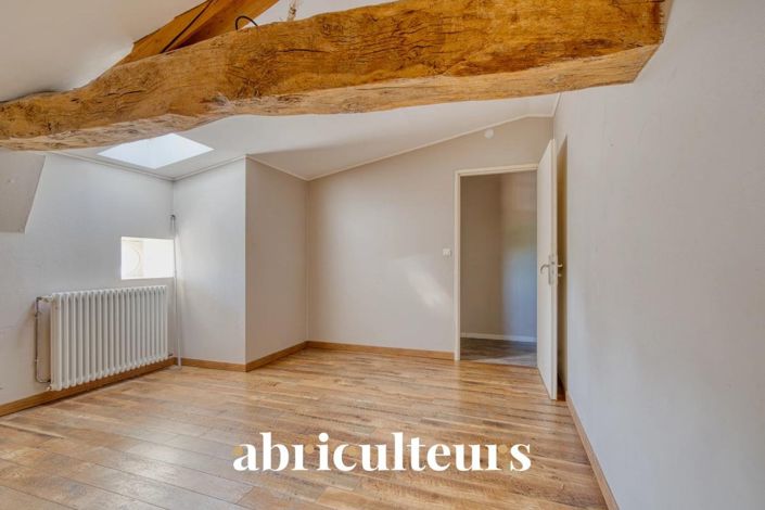 Image No.16-6 Bed House for sale