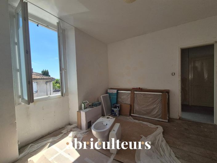 Image No.8-5 Bed House for sale