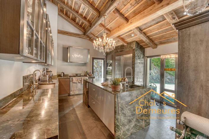 Image No.6-5 Bed Property for sale