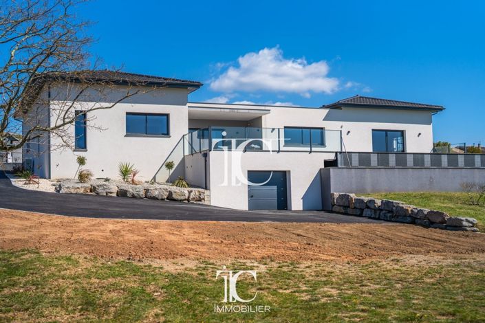 Image No.2-3 Bed House for sale