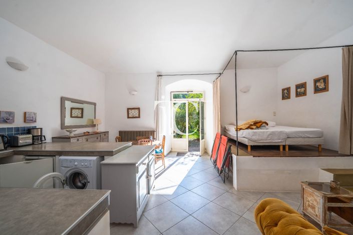 Image No.25-12 Bed House for sale