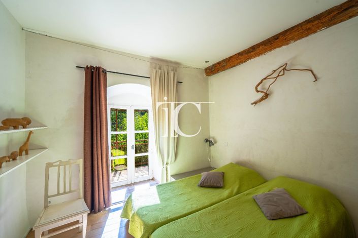 Image No.27-12 Bed House for sale