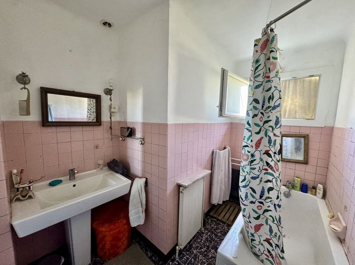 Image No.18-2 Bed House for sale