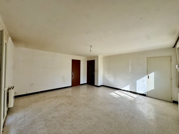 Image No.26-2 Bed House for sale