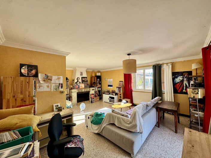 Image No.8-2 Bed House for sale