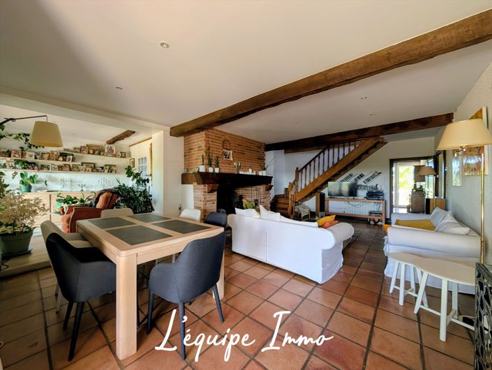 Image No.10-6 Bed House for sale