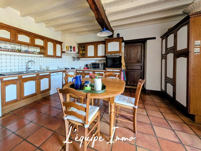 Image No.11-6 Bed House for sale