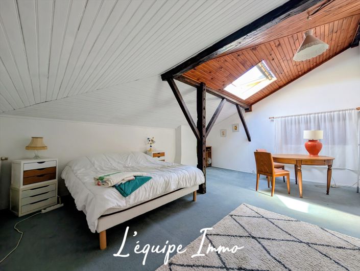 Image No.18-6 Bed House for sale