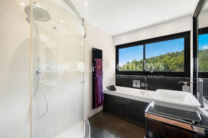 Image No.15-4 Bed House for sale